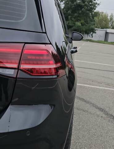 Черный Фольксваген Гольф Р, объемом двигателя 2 л и пробегом 141 тыс. км за 18500 $, фото 7 на Automoto.ua