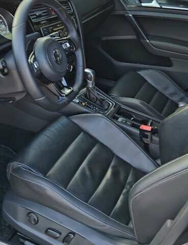 Черный Фольксваген Гольф Р, объемом двигателя 2 л и пробегом 141 тыс. км за 18500 $, фото 12 на Automoto.ua