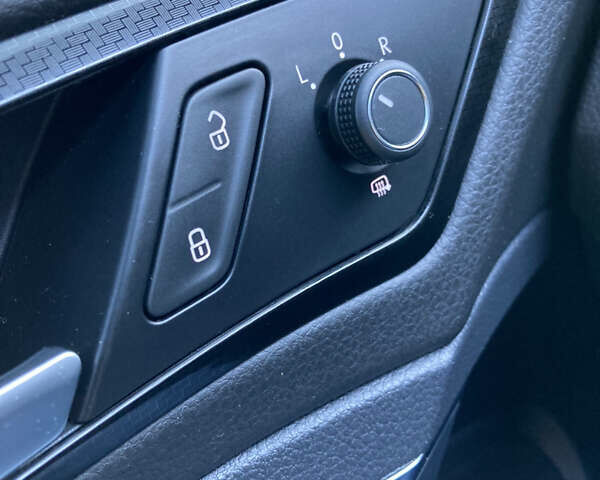 Черный Фольксваген Гольф Р, объемом двигателя 2 л и пробегом 70 тыс. км за 22900 $, фото 33 на Automoto.ua