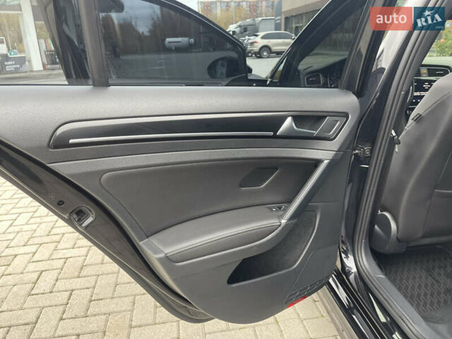 Чорний Фольксваген Гольф Р, об'ємом двигуна 2 л та пробігом 99 тис. км за 20999 $, фото 22 на Automoto.ua