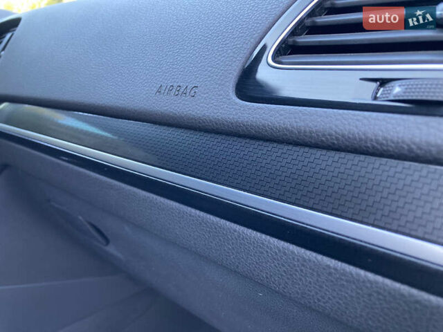 Черный Фольксваген Гольф Р, объемом двигателя 2 л и пробегом 70 тыс. км за 20700 $, фото 20 на Automoto.ua