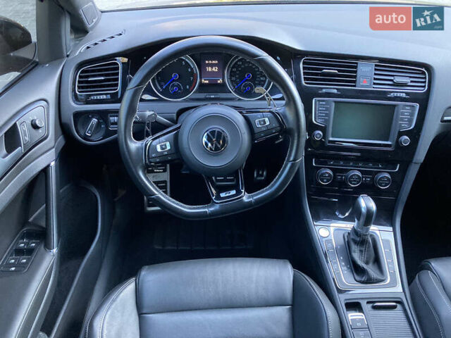 Черный Фольксваген Гольф Р, объемом двигателя 2 л и пробегом 70 тыс. км за 20700 $, фото 10 на Automoto.ua