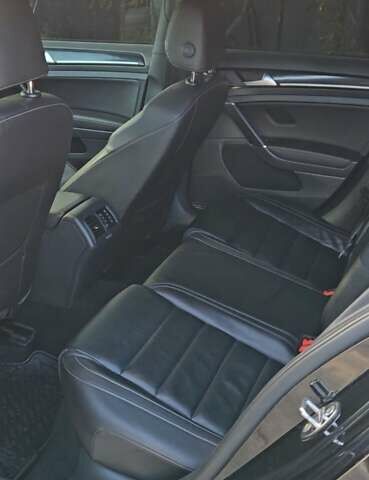 Черный Фольксваген Гольф Р, объемом двигателя 2 л и пробегом 141 тыс. км за 18500 $, фото 10 на Automoto.ua