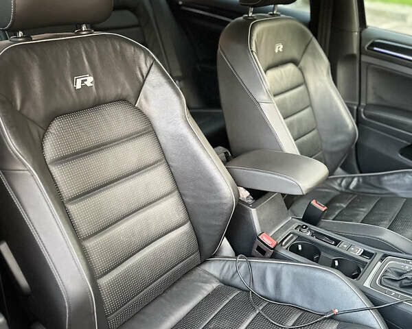 Чорний Фольксваген Гольф Р, об'ємом двигуна 2 л та пробігом 109 тис. км за 21999 $, фото 19 на Automoto.ua