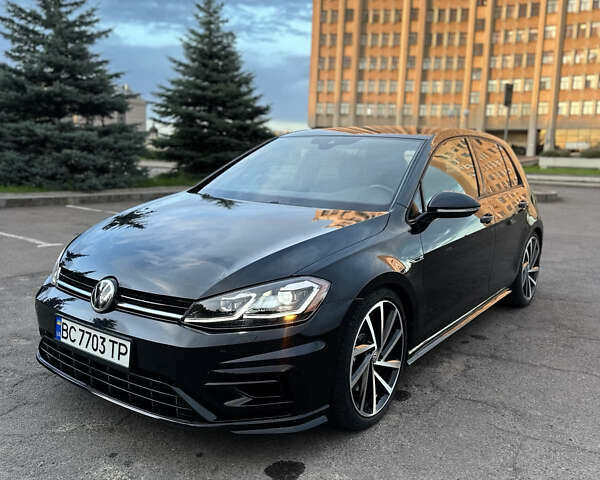 Черный Фольксваген Гольф Р, объемом двигателя 2 л и пробегом 109 тыс. км за 21999 $, фото 2 на Automoto.ua