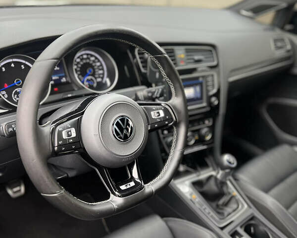 Черный Фольксваген Гольф Р, объемом двигателя 1.98 л и пробегом 130 тыс. км за 18200 $, фото 1 на Automoto.ua