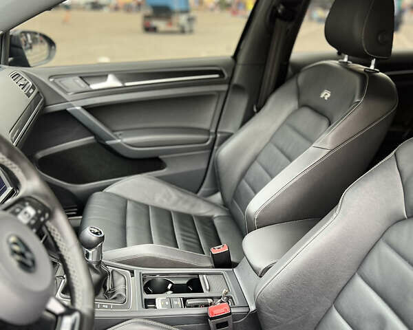 Черный Фольксваген Гольф Р, объемом двигателя 1.98 л и пробегом 130 тыс. км за 18200 $, фото 2 на Automoto.ua