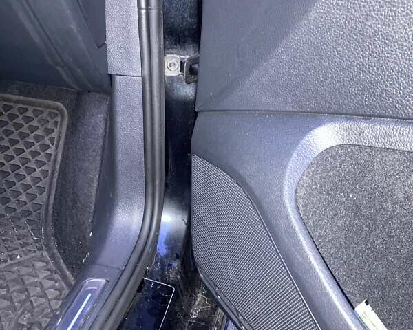 Черный Фольксваген Гольф Р, объемом двигателя 2 л и пробегом 95 тыс. км за 13999 $, фото 8 на Automoto.ua