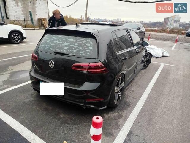 Черный Фольксваген Гольф Р, объемом двигателя 2 л и пробегом 95 тыс. км за 13999 $, фото 7 на Automoto.ua