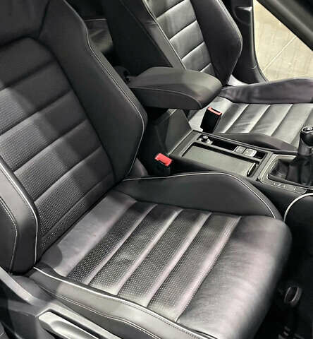 Чорний Фольксваген Гольф Р, об'ємом двигуна 1.98 л та пробігом 50 тис. км за 26000 $, фото 16 на Automoto.ua