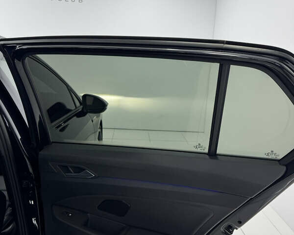 Черный Фольксваген Гольф Р, объемом двигателя 1.98 л и пробегом 21 тыс. км за 46500 $, фото 22 на Automoto.ua