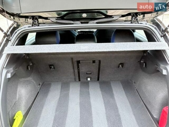 Чорний Фольксваген Гольф Р, об'ємом двигуна 1.98 л та пробігом 7 тис. км за 50900 $, фото 13 на Automoto.ua