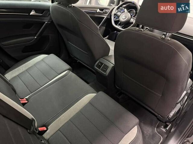 Чорний Фольксваген Гольф Р, об'ємом двигуна 1.98 л та пробігом 96 тис. км за 27500 $, фото 7 на Automoto.ua