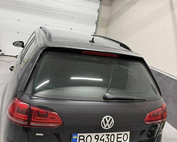 Черный Фольксваген Гольф Р, объемом двигателя 1.98 л и пробегом 96 тыс. км за 29000 $, фото 8 на Automoto.ua