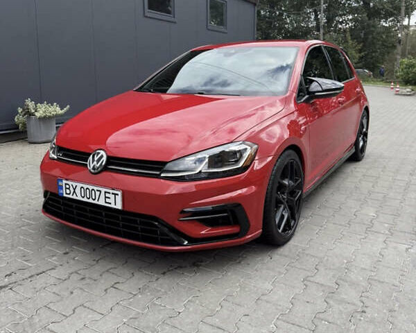 Красный Фольксваген Гольф Р, объемом двигателя 2 л и пробегом 77 тыс. км за 29199 $, фото 1 на Automoto.ua