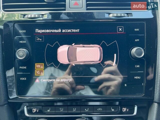 Красный Фольксваген Гольф Р, объемом двигателя 1.97 л и пробегом 81 тыс. км за 24800 $, фото 27 на Automoto.ua