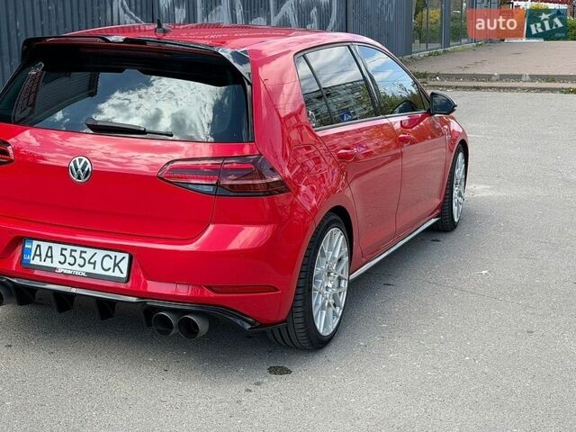 Красный Фольксваген Гольф Р, объемом двигателя 1.97 л и пробегом 130 тыс. км за 27000 $, фото 5 на Automoto.ua