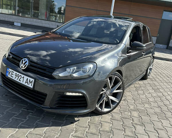Серый Фольксваген Гольф Р, объемом двигателя 2 л и пробегом 159 тыс. км за 13500 $, фото 1 на Automoto.ua