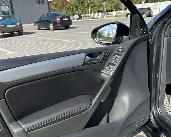 Серый Фольксваген Гольф Р, объемом двигателя 2 л и пробегом 159 тыс. км за 13500 $, фото 15 на Automoto.ua