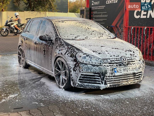 Серый Фольксваген Гольф Р, объемом двигателя 2 л и пробегом 159 тыс. км за 13500 $, фото 7 на Automoto.ua