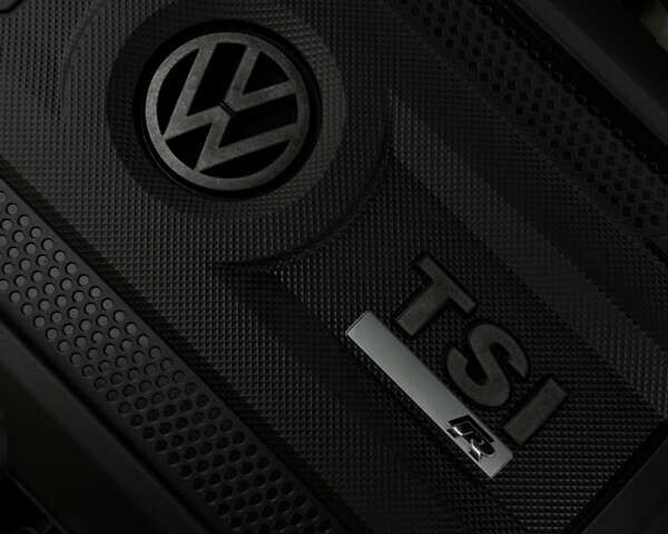 Серый Фольксваген Гольф Р, объемом двигателя 2 л и пробегом 193 тыс. км за 16000 $, фото 19 на Automoto.ua