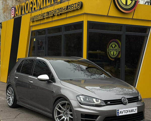 Серый Фольксваген Гольф Р, объемом двигателя 2 л и пробегом 193 тыс. км за 16000 $, фото 2 на Automoto.ua