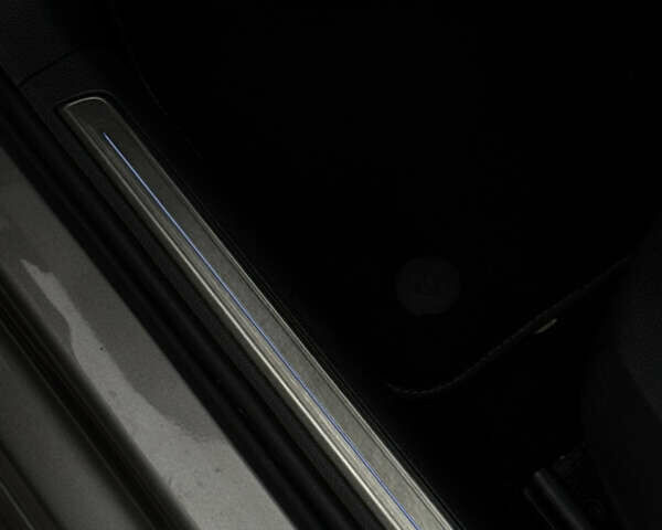 Серый Фольксваген Гольф Р, объемом двигателя 2 л и пробегом 193 тыс. км за 16000 $, фото 28 на Automoto.ua