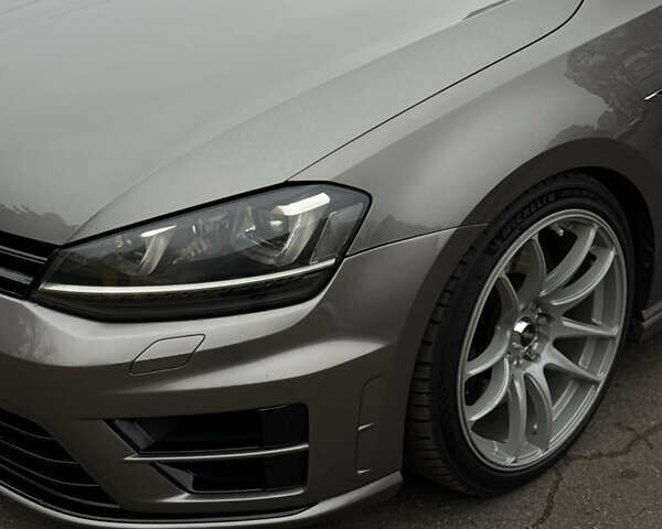 Серый Фольксваген Гольф Р, объемом двигателя 2 л и пробегом 193 тыс. км за 16000 $, фото 9 на Automoto.ua