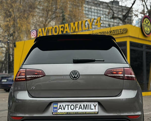 Серый Фольксваген Гольф Р, объемом двигателя 2 л и пробегом 193 тыс. км за 16000 $, фото 16 на Automoto.ua