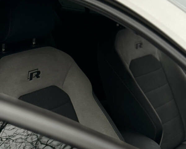 Серый Фольксваген Гольф Р, объемом двигателя 2 л и пробегом 193 тыс. км за 16000 $, фото 21 на Automoto.ua