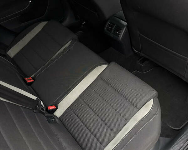 Серый Фольксваген Гольф Р, объемом двигателя 2 л и пробегом 193 тыс. км за 16000 $, фото 22 на Automoto.ua