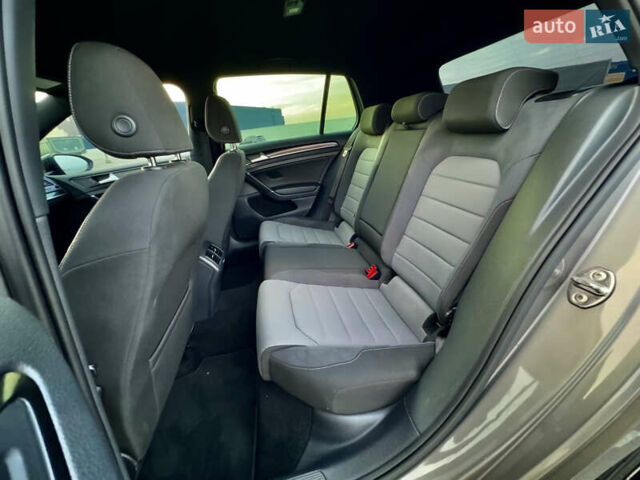 Сірий Фольксваген Гольф Р, об'ємом двигуна 2 л та пробігом 141 тис. км за 21900 $, фото 41 на Automoto.ua