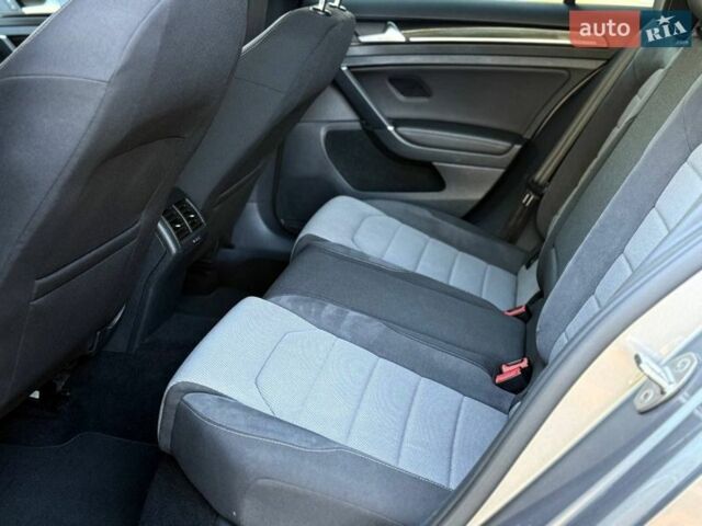 Серый Фольксваген Гольф Р, объемом двигателя 1.98 л и пробегом 142 тыс. км за 18500 $, фото 19 на Automoto.ua