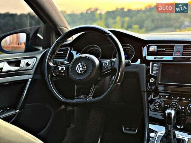 Серый Фольксваген Гольф Р, объемом двигателя 2 л и пробегом 155 тыс. км за 22900 $, фото 11 на Automoto.ua