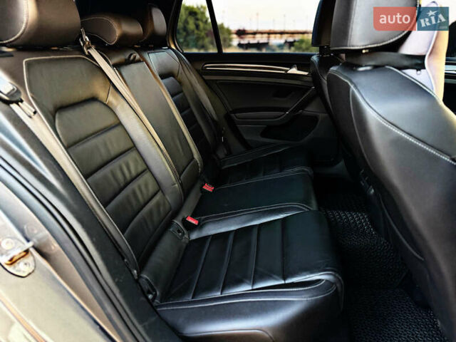 Серый Фольксваген Гольф Р, объемом двигателя 2 л и пробегом 155 тыс. км за 22900 $, фото 23 на Automoto.ua