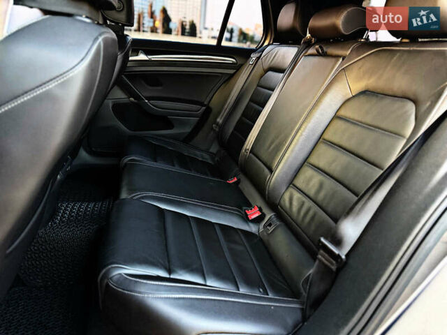 Серый Фольксваген Гольф Р, объемом двигателя 2 л и пробегом 155 тыс. км за 22900 $, фото 24 на Automoto.ua