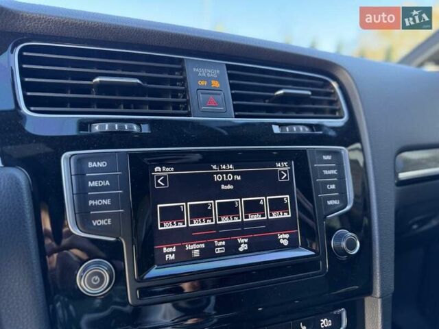 Сірий Фольксваген Гольф Р, об'ємом двигуна 1.98 л та пробігом 142 тис. км за 19500 $, фото 24 на Automoto.ua