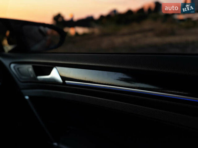 Серый Фольксваген Гольф Р, объемом двигателя 2 л и пробегом 155 тыс. км за 22900 $, фото 17 на Automoto.ua