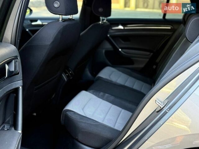 Серый Фольксваген Гольф Р, объемом двигателя 1.98 л и пробегом 142 тыс. км за 18500 $, фото 18 на Automoto.ua