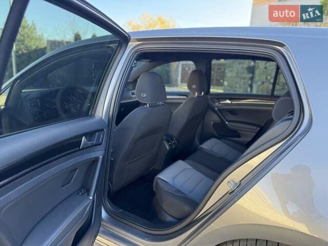 Сірий Фольксваген Гольф Р, об'ємом двигуна 1.98 л та пробігом 142 тис. км за 19500 $, фото 13 на Automoto.ua