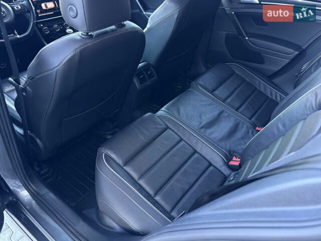 Серый Фольксваген Гольф Р, объемом двигателя 1.97 л и пробегом 143 тыс. км за 23999 $, фото 98 на Automoto.ua