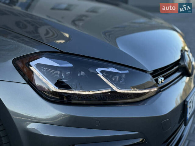 Серый Фольксваген Гольф Р, объемом двигателя 1.97 л и пробегом 143 тыс. км за 23999 $, фото 5 на Automoto.ua