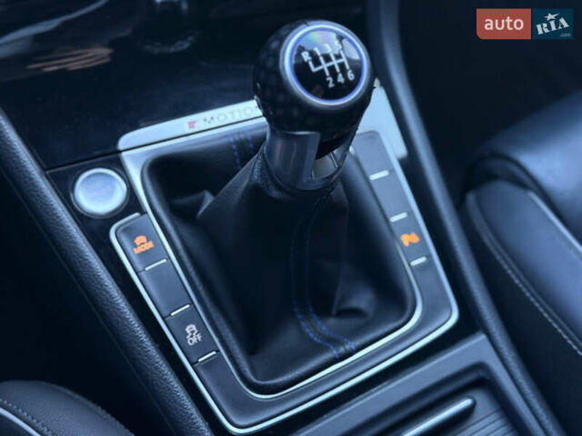 Серый Фольксваген Гольф Р, объемом двигателя 1.97 л и пробегом 143 тыс. км за 23999 $, фото 76 на Automoto.ua