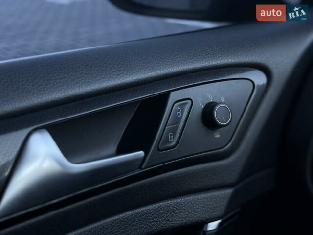 Серый Фольксваген Гольф Р, объемом двигателя 1.97 л и пробегом 143 тыс. км за 23999 $, фото 84 на Automoto.ua