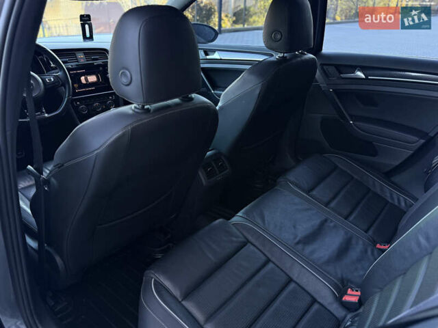 Серый Фольксваген Гольф Р, объемом двигателя 1.97 л и пробегом 143 тыс. км за 23999 $, фото 99 на Automoto.ua