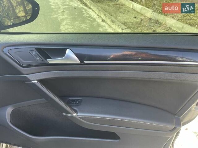 Серый Фольксваген Гольф Р, объемом двигателя 1.98 л и пробегом 50 тыс. км за 28700 $, фото 10 на Automoto.ua