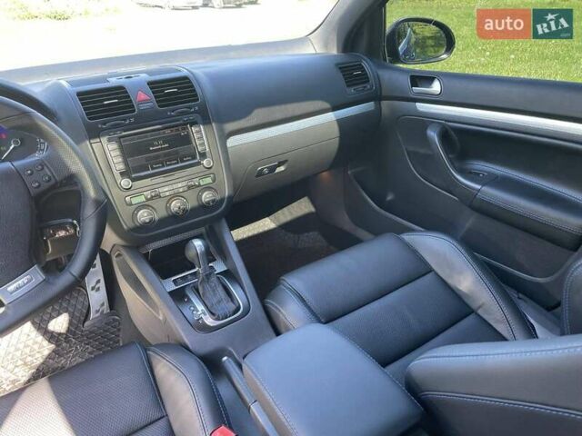 Синий Фольксваген Гольф Р, объемом двигателя 3.19 л и пробегом 172 тыс. км за 29000 $, фото 8 на Automoto.ua