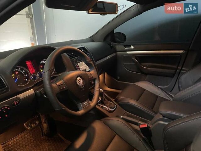 Синий Фольксваген Гольф Р, объемом двигателя 3.19 л и пробегом 172 тыс. км за 29000 $, фото 18 на Automoto.ua