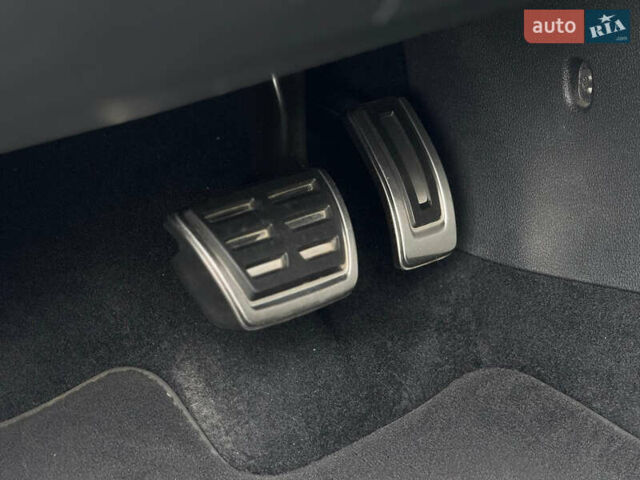 Синий Фольксваген Гольф Р, объемом двигателя 2 л и пробегом 123 тыс. км за 18500 $, фото 56 на Automoto.ua