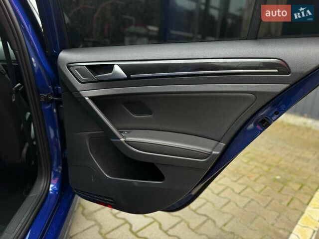 Синий Фольксваген Гольф Р, объемом двигателя 2 л и пробегом 123 тыс. км за 18500 $, фото 72 на Automoto.ua